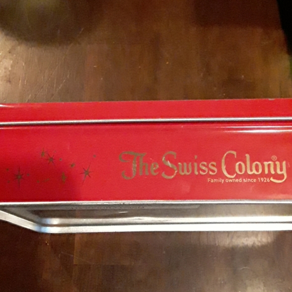 The Swiss Colony Christmas Tin Can. - Picture 3 of 4
